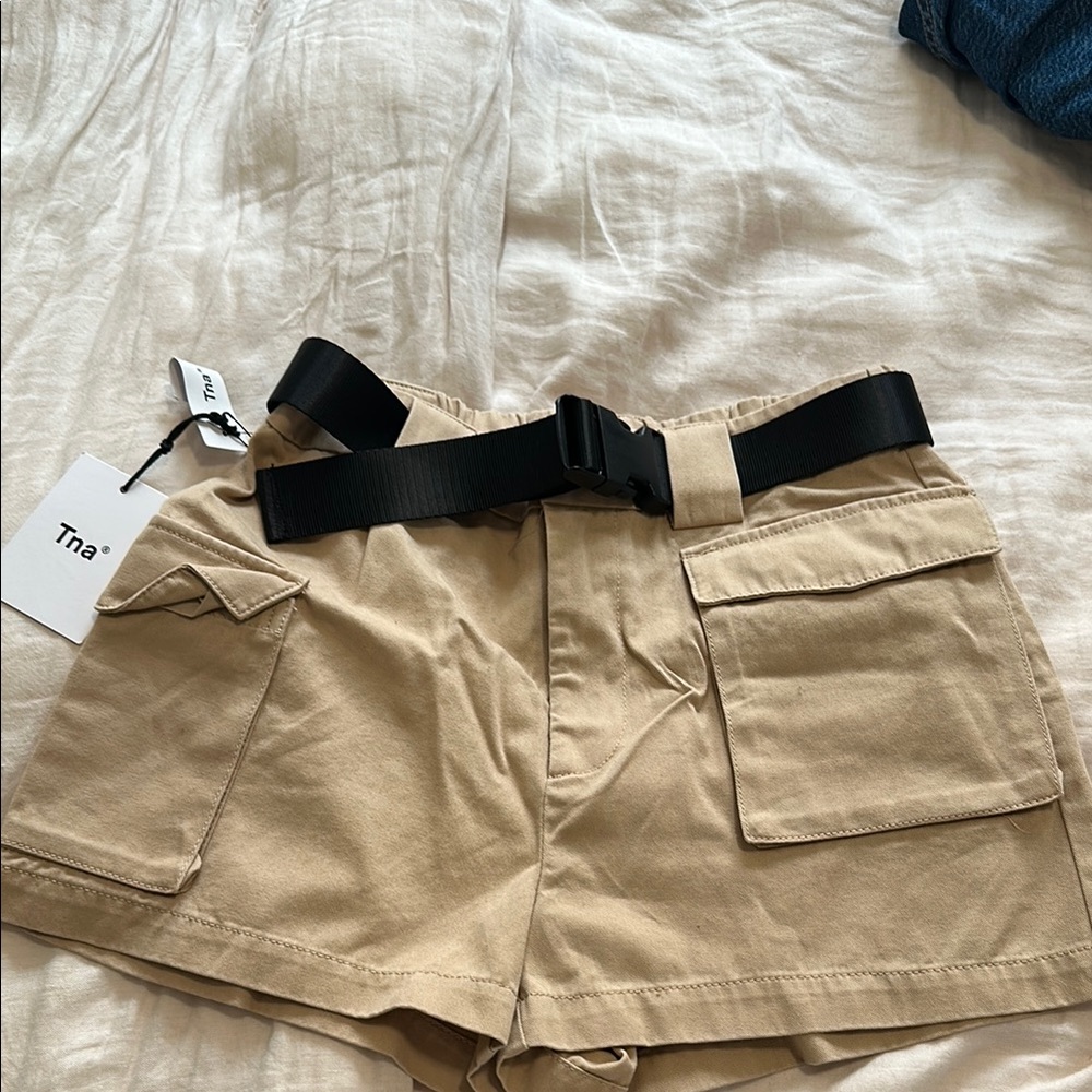 Aritzia TNA Utility Shorts